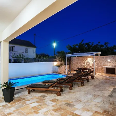 My Dalmatia - Castelo Coza With Private Pool 维耶拉克